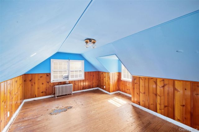 573 Grove Place, Oceanside, NY 11572