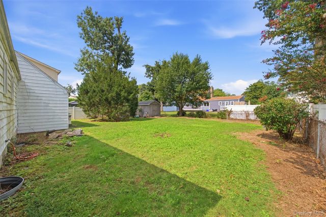 573 Grove Place, Oceanside, NY 11572
