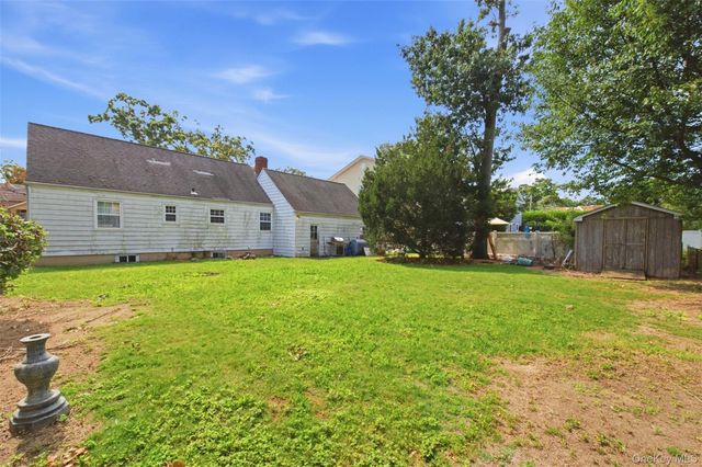 573 Grove Place, Oceanside, NY 11572