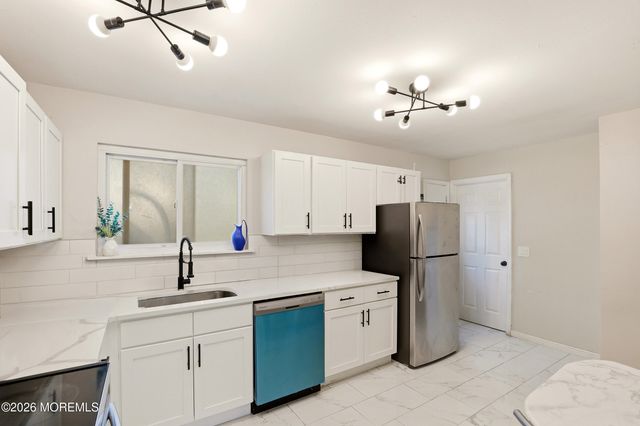 2684 Spruce Drive, Manchester, NJ 08759