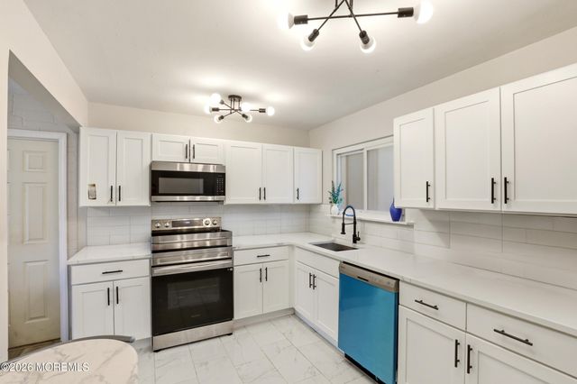 2684 Spruce Drive, Manchester, NJ 08759