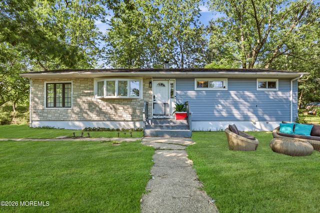 2684 Spruce Drive, Manchester, NJ 08759