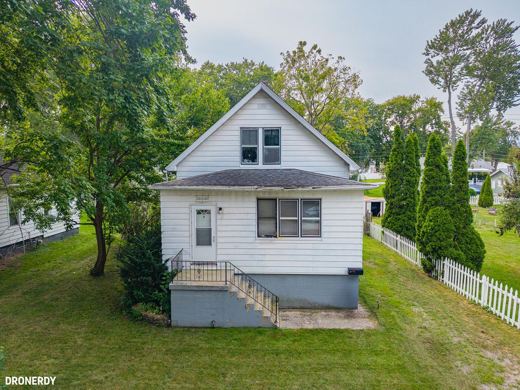 2113 Manhattan Street, Michigan City, IN 46360