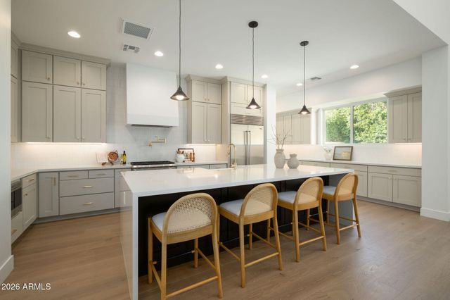 3912 E CRITTENDEN Lane, Phoenix, AZ 85018