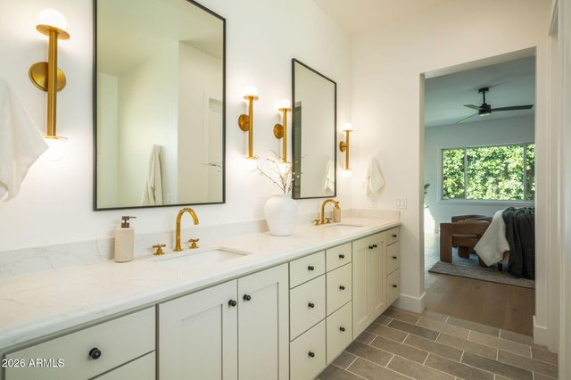 3912 E CRITTENDEN Lane, Phoenix, AZ 85018