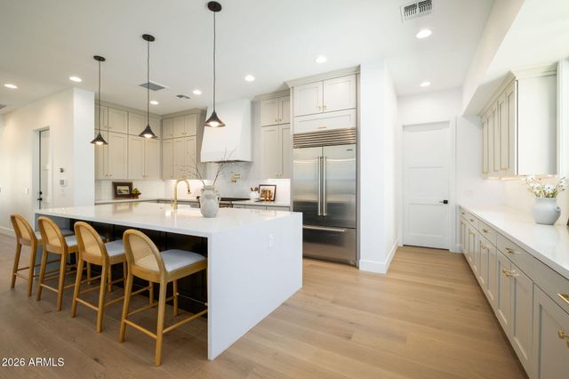 3912 E CRITTENDEN Lane, Phoenix, AZ 85018