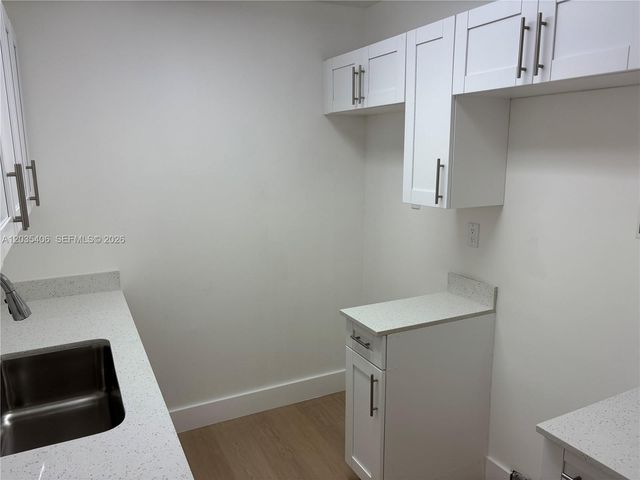 10790 N Kendall Dr C-24, Miami, FL 33176