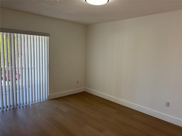 10790 N Kendall Dr C-24, Miami, FL 33176