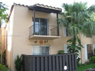10790 N Kendall Dr C-24, Miami, FL 33176