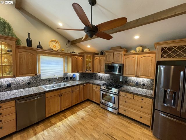 31601 Se LAWRENCE Rd, Estacada, OR 97023