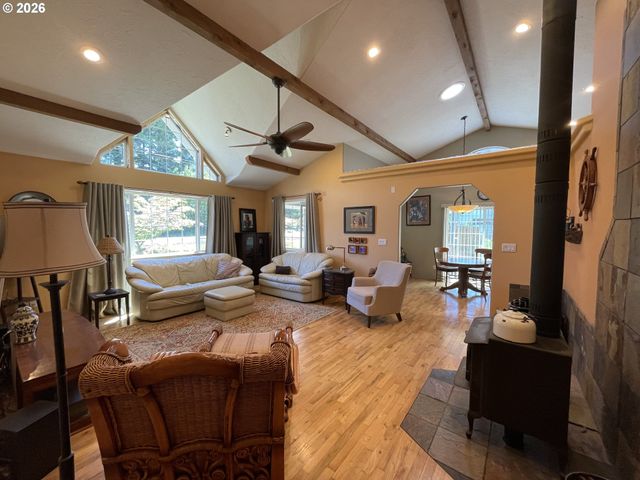 31601 Se LAWRENCE Rd, Estacada, OR 97023