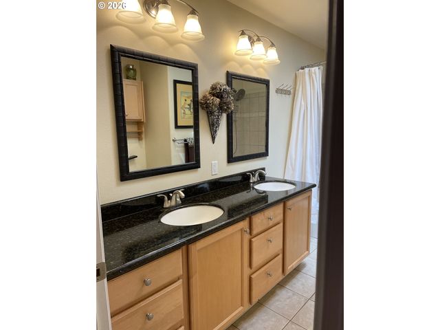 31601 Se LAWRENCE Rd, Estacada, OR 97023