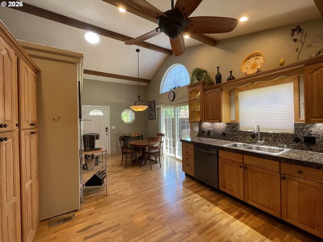 31601 Se LAWRENCE Rd, Estacada, OR 97023
