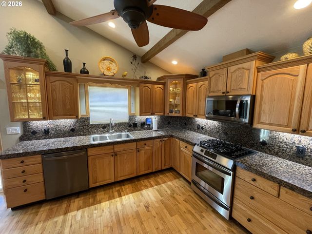 31601 Se LAWRENCE Rd, Estacada, OR 97023