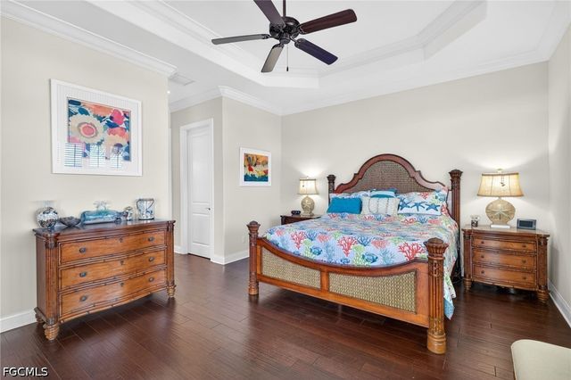 243 Driftwood LN, Fort Myers Beach, FL 33931