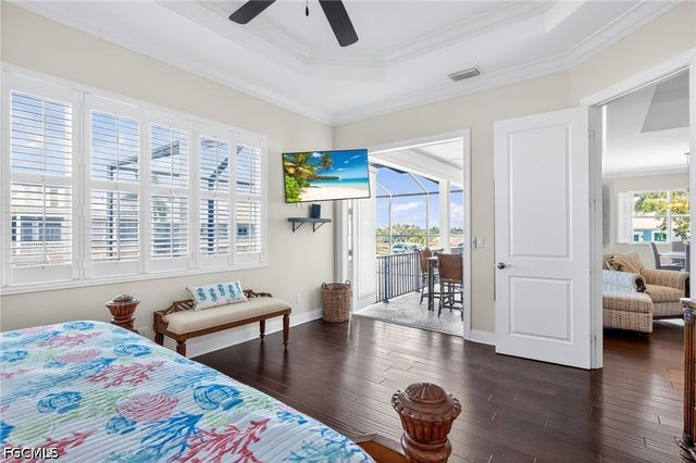 243 Driftwood LN, Fort Myers Beach, FL 33931