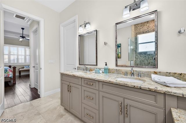 243 Driftwood LN, Fort Myers Beach, FL 33931