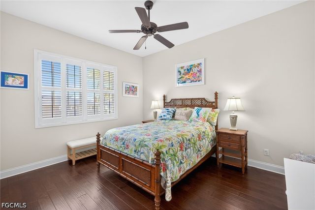 243 Driftwood LN, Fort Myers Beach, FL 33931