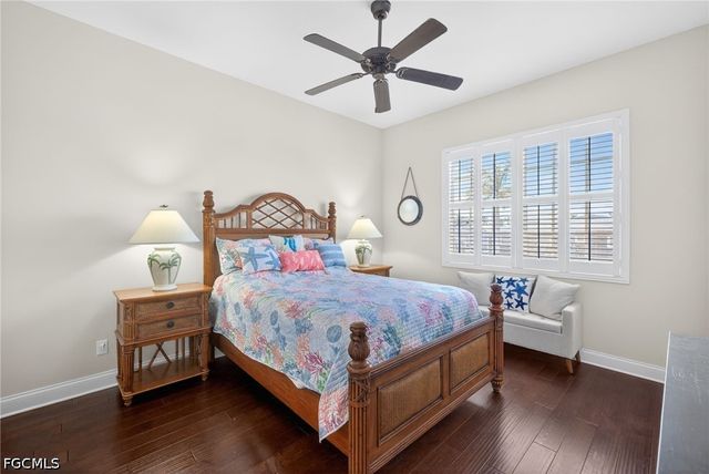 243 Driftwood LN, Fort Myers Beach, FL 33931
