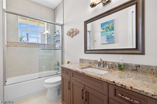 243 Driftwood LN, Fort Myers Beach, FL 33931
