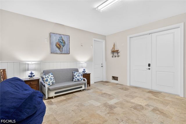 243 Driftwood LN, Fort Myers Beach, FL 33931