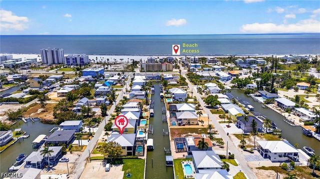 243 Driftwood LN, Fort Myers Beach, FL 33931