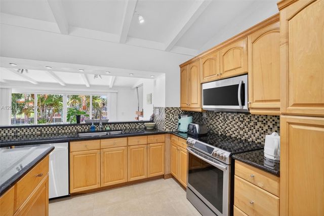 2478 Cat Cay Ln, Fort Lauderdale, FL 33312