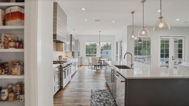 5409 Laguna Cliff LN, Austin, TX 78734
