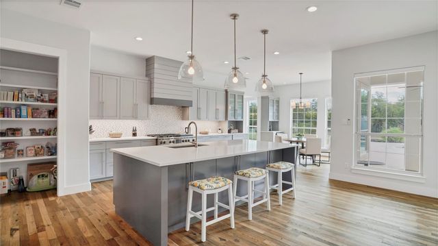 5409 Laguna Cliff LN, Austin, TX 78734