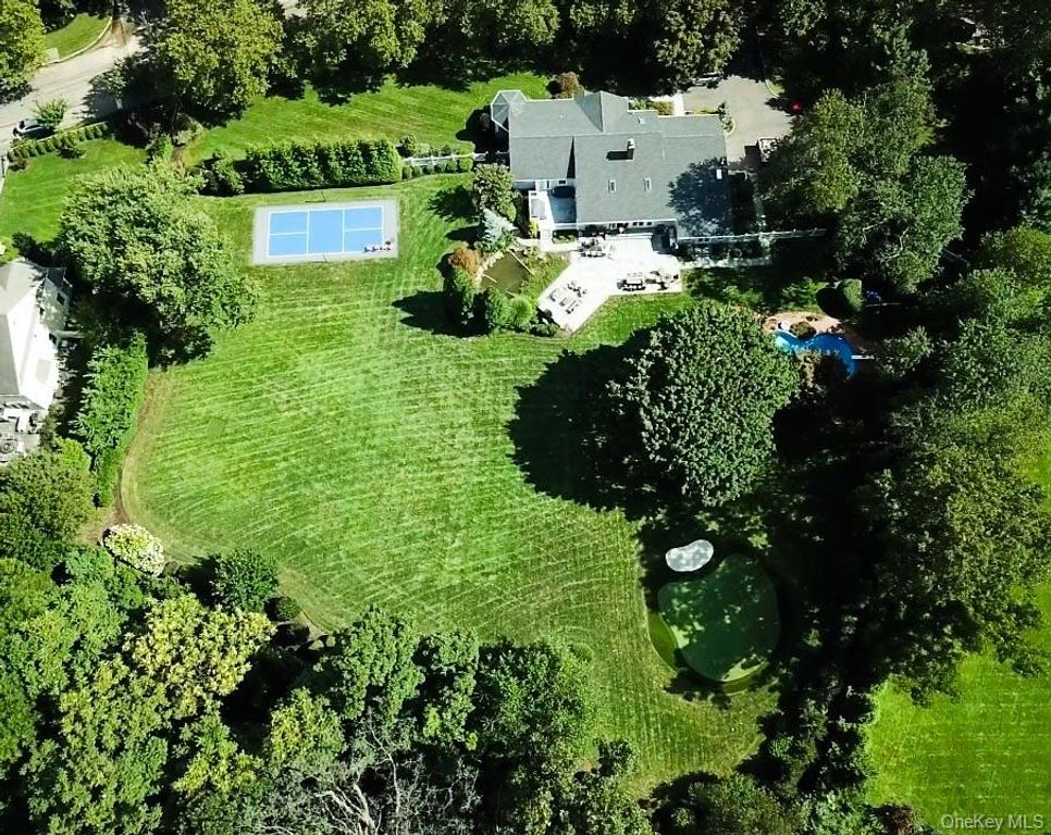 41 Snowball Drive, Cold Spring Harbor, NY 11724 — photo 2