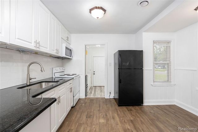 18261 Brentwood Street, Livonia, MI 48152