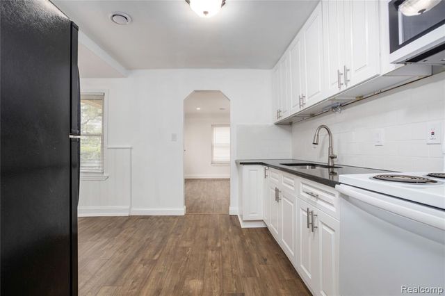 18261 Brentwood Street, Livonia, MI 48152