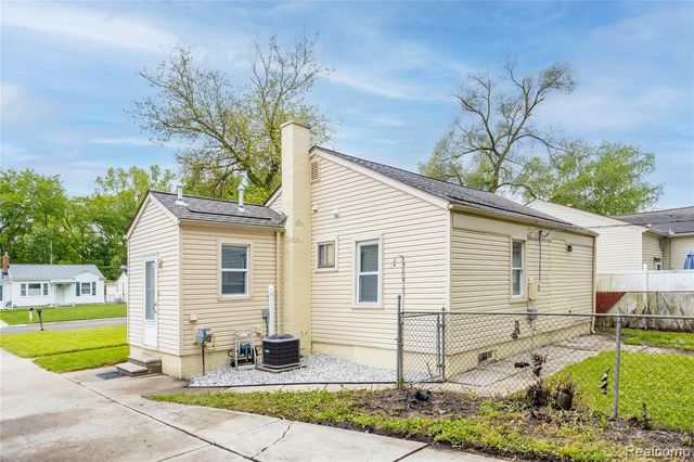 18261 Brentwood Street, Livonia, MI 48152