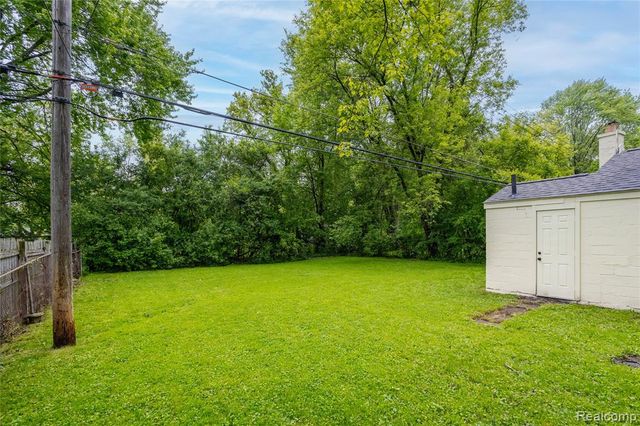 18261 Brentwood Street, Livonia, MI 48152