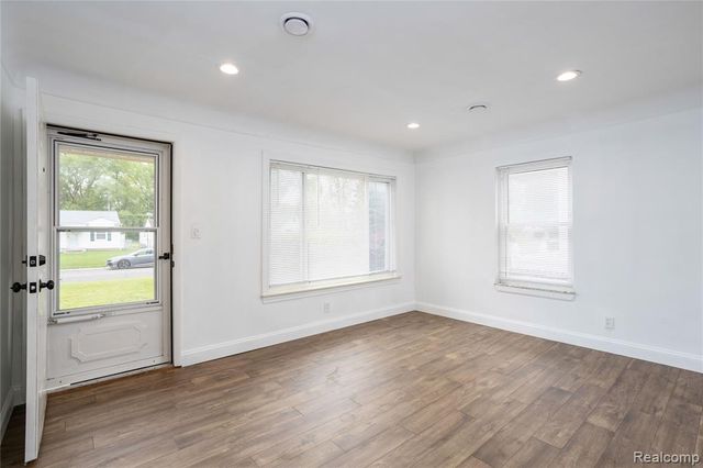 18261 Brentwood Street, Livonia, MI 48152