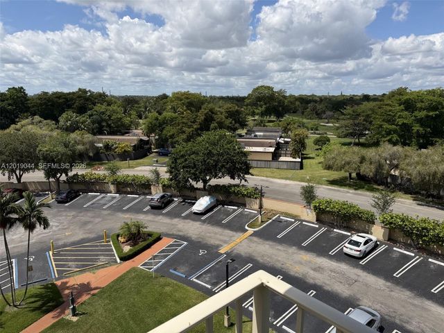13120 SW 92nd Ave B-PH2, Miami, FL 33176