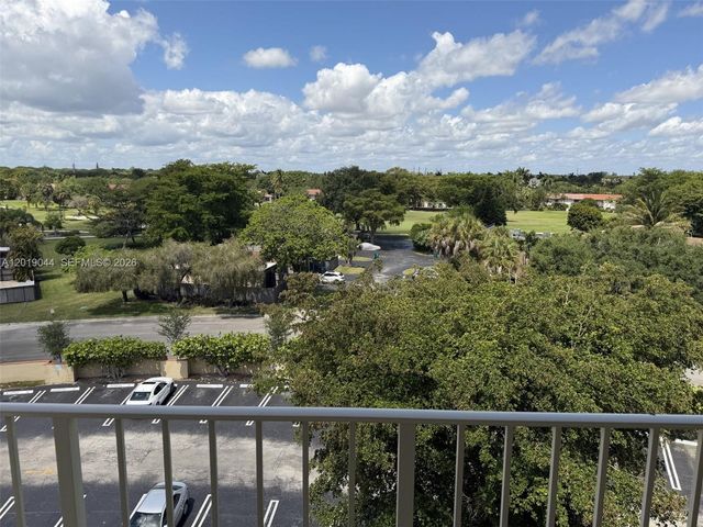 13120 SW 92nd Ave B-PH2, Miami, FL 33176