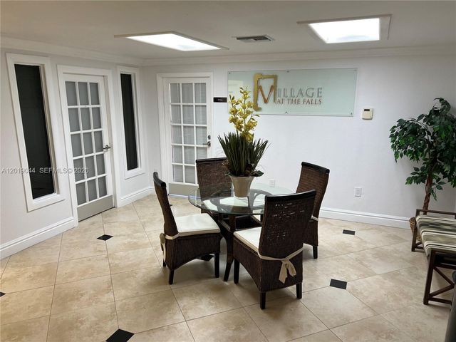 13120 SW 92nd Ave B-PH2, Miami, FL 33176
