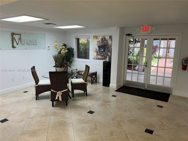 13120 SW 92nd Ave B-PH2, Miami, FL 33176