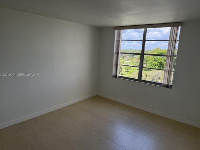 13120 SW 92nd Ave B-PH2, Miami, FL 33176