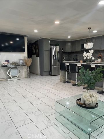 7161 Bobbie Ave, Winton, CA 95301