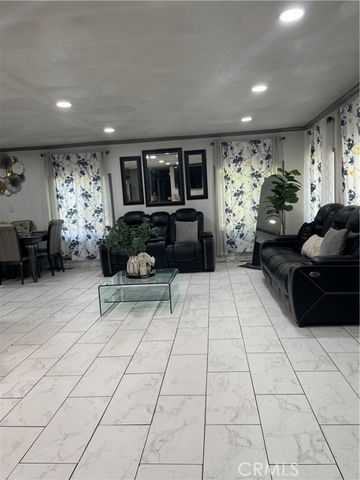 7161 Bobbie Ave, Winton, CA 95301