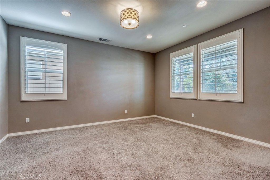 Image 11 of property listing at 31562 Shoregrass Lane, Murrieta, CA 92563