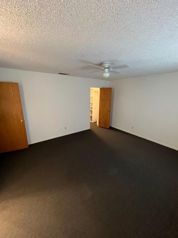 17495 Melba Drive E, Madera, CA 93638