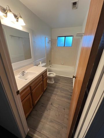 17495 Melba Drive E, Madera, CA 93638