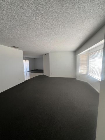 17495 Melba Drive E, Madera, CA 93638