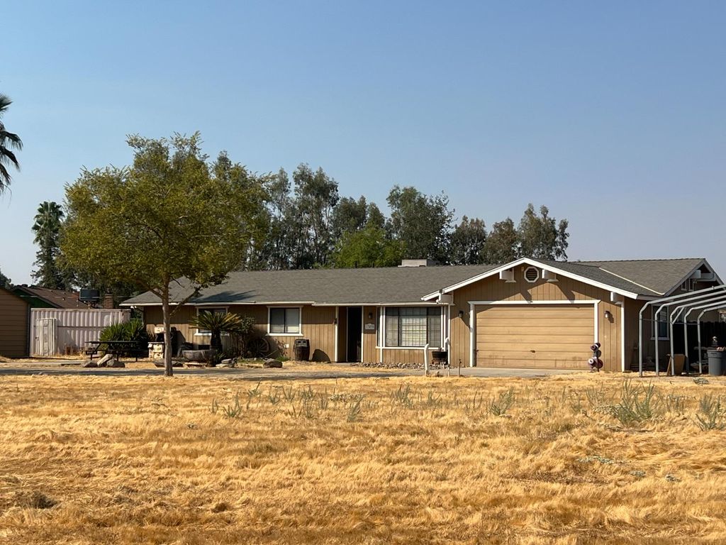 17495 Melba Drive E, Madera, CA 93638