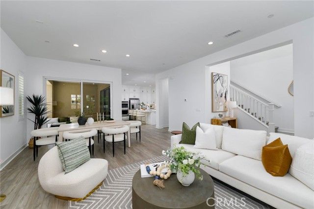 484 Chorus, Irvine, CA 92618