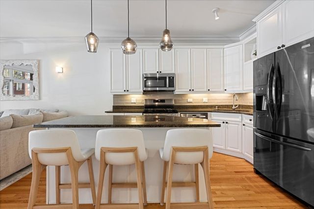 1639 N Oakley Avenue D1, Chicago, IL 60647