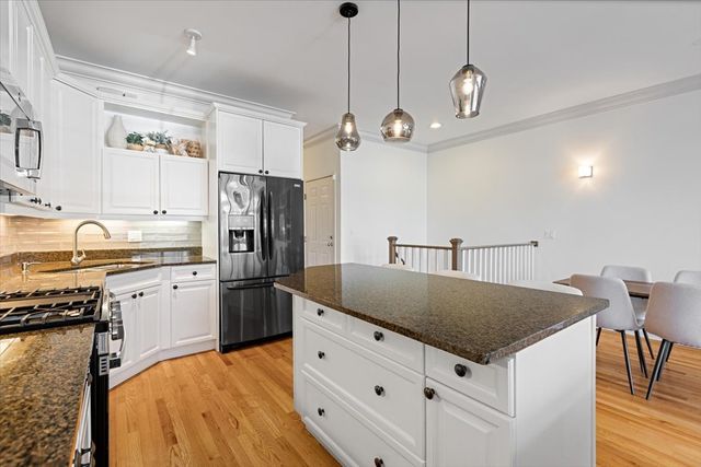 1639 N Oakley Avenue D1, Chicago, IL 60647